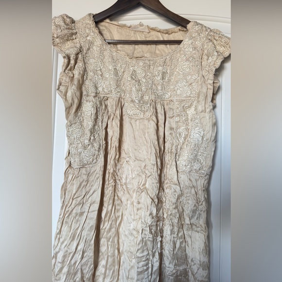 Designers original satin silk heavy thread embroidered mini frill dress - Picture 2 of 5